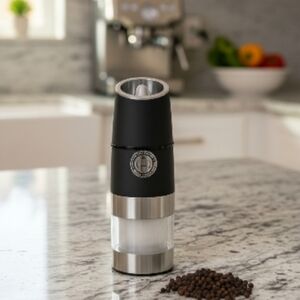 Bralo Sleek Pepper / Salt  Grinder w/ Light! GREAT CHRISTMAS GIFT IDEA!!